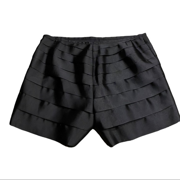 J. McLaughlin Shorts NWT Easton Ribbon Solid Black Size 8 - Picture 1 of 8
